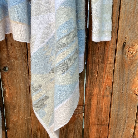 Pendleton featherweight Shawl/Wrap Sweater - Picture 2 of 5